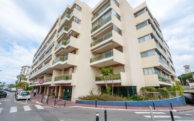 Cannes 487: Apartment, City, Neighbourhood, Condominium, Residential Area, Metropolitan Area, Urban Design, Human Settlement, Balcony, Mixed-Use