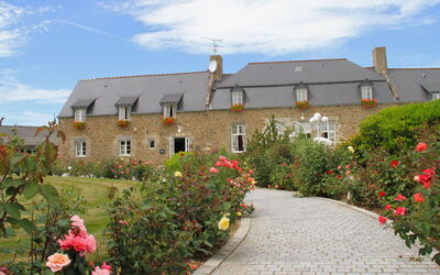 Accommodation:&nbsp;L' Hermine 100.3