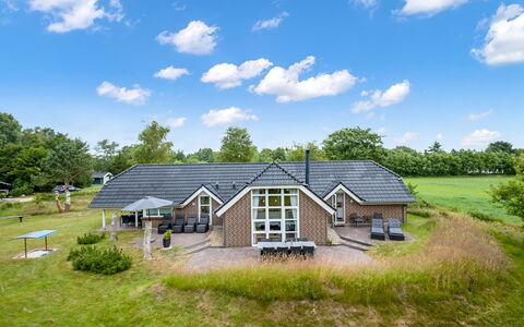 Annlis - 4Km from the Sea: Cottage, Shed, Hut, Farmhouse, Prairie, Shack, Barn, Log Cabin, Garden Buildings
