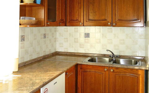 Pula Rakalj 129: Brown, Cabinetry, Countertop, Property, Furniture, White, Kitchen, Drawer, Wood, Building