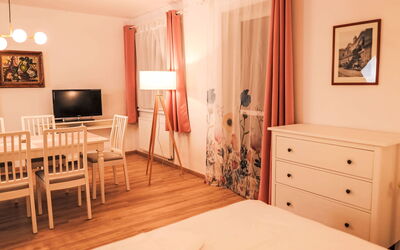 Accommodation:&nbsp;Proton 250.11