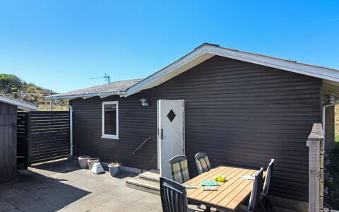 Mira - 375M from the Sea: Cottage, Shed, Hut, Farmhouse, Prairie, Shack, Barn, Log Cabin, Garden Buildings