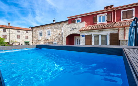 Villa Maris: Plant, Property, Building, Natural Landscape, Tree, Land Lot, House, Cottage, Landscape, Residential Area
