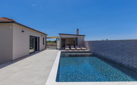 Villa Ani: Plant, Property, Building, Natural Landscape, Tree, Land Lot, House, Cottage, Landscape, Residential Area
