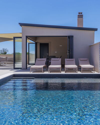 Villa Ani: Plant, Property, Building, Natural Landscape, Tree, Land Lot, House, Cottage, Landscape, Residential Area