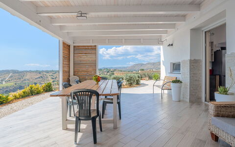 Orizzonte Holidays: Tableware, Sky, Table, Property, Plant, Furniture, Building, Cloud, Dishware, Cup