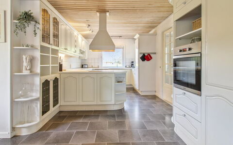 Aku - 24Km from the Sea: Flooring, Interior Design, Floor, Furniture, Wood, Ceiling, Kitchen, Countertop, Cabinetry, Light Fixture