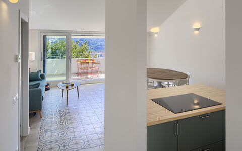 Casa Grande Mare - Levanto: Furniture, Cabinetry, Property, Building, Wood, Table, Kitchen, Interior Design, Countertop, Flooring