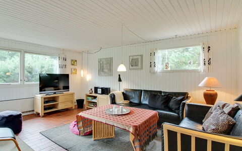 Eetu - 1.3Km from the Sea: Window, Facade, Residential Area, Home, Composite Material, Sash Window, Estate, Siding, Daylighting