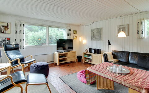 Eetu - 1.3Km from the Sea: Window, Facade, Residential Area, Home, Composite Material, Sash Window, Estate, Siding, Daylighting