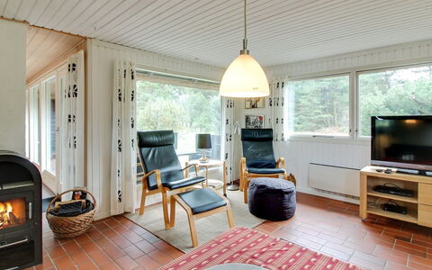 Eetu - 1.3Km from the Sea: Window, Facade, Residential Area, Home, Composite Material, Sash Window, Estate, Siding, Daylighting