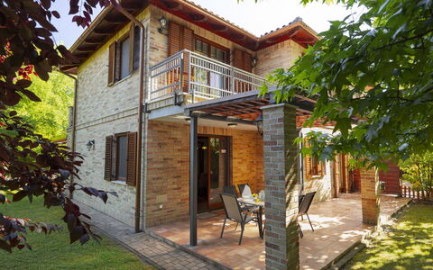 Toscana: Wood, House, Home, Residential Area, Door, Cottage, Brick, Porch, Balcony, Estate