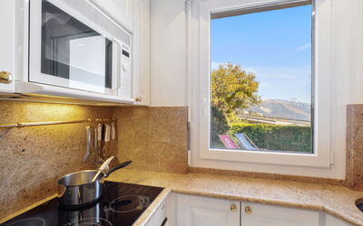 Accommodation:&nbsp;Marigny Dent-Blanche 9-8 602.1