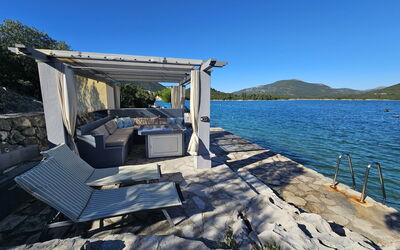 Accommodation:&nbsp;Waterfront Oasis 400.3