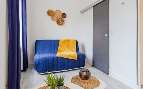 La Batelière: Table, Property, Furniture, Sky, Plant, Building, Chair, Azure, Cloud, Shade