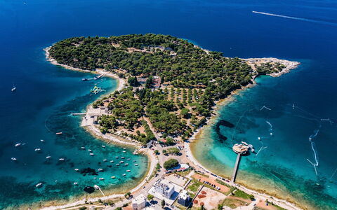 Villa Vesna: Water, Water Resources, Azure, Nature, Beach, Natural Landscape, Tree, Coastal And Oceanic Landforms, Building