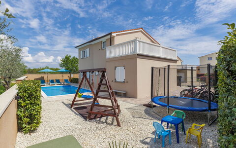 Villa Vesna: Water, Plant, Sky, Property, Cloud, Swimming Pool, Azure, Tree, Outdoor Furniture, Shade