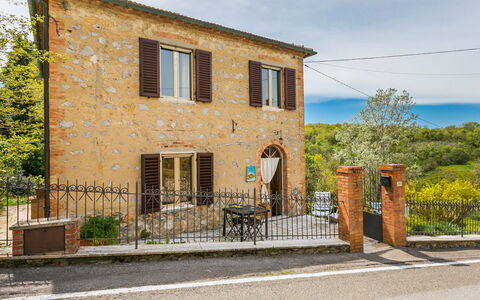 A Casa di Gabri: Water, Plant, Sky, Property, Cloud, Swimming Pool, Azure, Tree, Outdoor Furniture, Shade