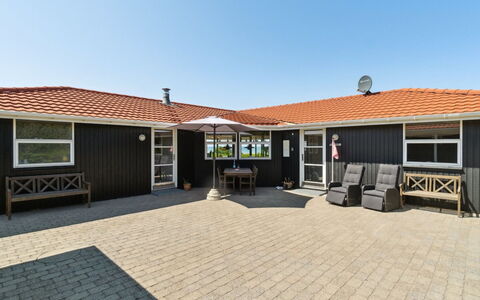 Garbine - 400M from the Sea: Blue, Shrub, Cottage, Groundcover, Garden, Estate, Shade, Landscaping, Farmhouse, Eco Hotel