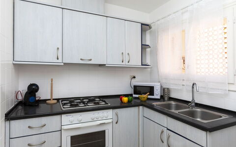 Las Terrazas de Atalayas: Cabinetry, Kitchen Sink, Property, Countertop, Sink, White, Building, Kitchen Stove, Kitchen, Kitchen Appliance