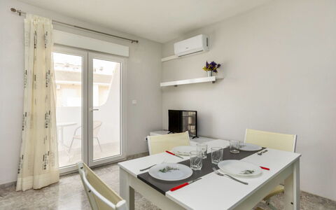 Abanicos: Interior Design, Flooring, Floor, Furniture, Ceiling, Apartment, Room, Home, Chair, Kitchen & Dining Room Table