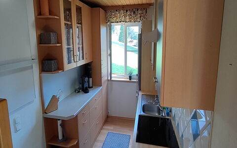 Reiter: Property, Window, Interior Design, Wood, Floor, Flooring, Cabinetry, Countertop, Hardwood