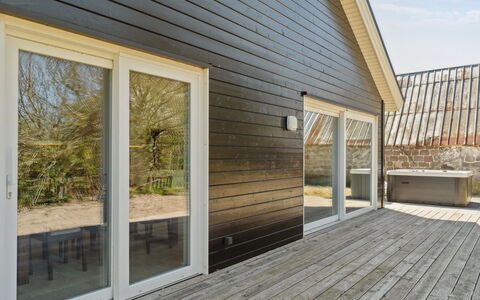 Hidde - 200M from the Sea: Ceiling, Flooring, Interior Design, Floor, Composite Material, Furniture, Resort, Hotel, Design, Daylighting