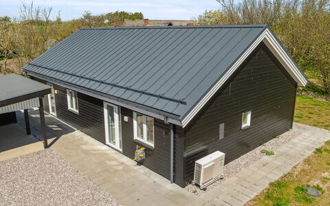 Hidde - 200M from the Sea: Ceiling, Flooring, Interior Design, Floor, Composite Material, Furniture, Resort, Hotel, Design, Daylighting