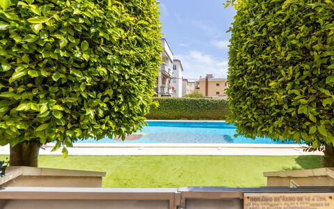 Girona: Cloud, Plant, Sky, Property, Building, Window, Tree, Land Lot, Table, House