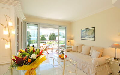 Accommodation:&nbsp;Cristal Croisette 535.1