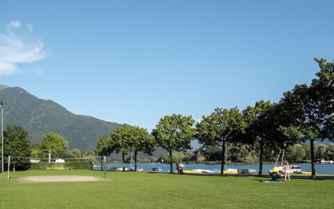 Casa Dascio: Sky, Plant, Cloud, Water, Tree, Natural Landscape, Mountain, Land Lot, Grass, Bank