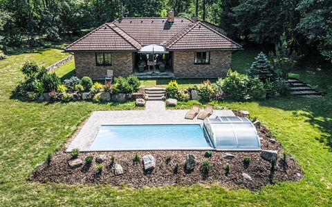 Kunějov: Swimming Pool, Shrub, Garden, Roof, Land Lot, Estate, Landscaping, Cottage, Farmhouse