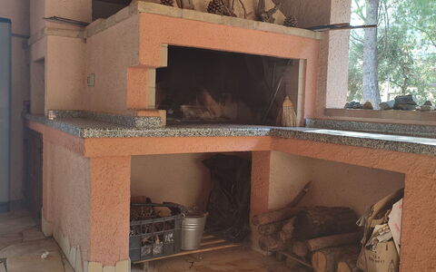 Relax: Building, Wood, Brickwork, Interior Design, Hearth, Architecture, Floor, Window, Brick, Real Estate