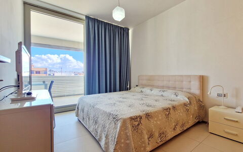 Suite Le Vele: Flooring, Floor, Interior Design, Wood, Ceiling, Apartment, Room, Bedroom, Bed, Bed Sheet