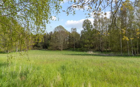 Till - 1.6Km from the Sea: Roof, House, Land Lot, Home, Cottage, Estate, Garden Buildings, Shade, Log Cabin, Landscaping