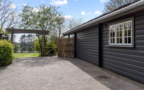Till - 1.6Km from the Sea: Roof, House, Land Lot, Home, Cottage, Estate, Garden Buildings, Shade, Log Cabin, Landscaping