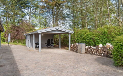 Till - 1.6Km from the Sea: Roof, House, Land Lot, Home, Cottage, Estate, Garden Buildings, Shade, Log Cabin, Landscaping