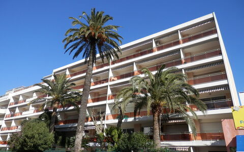 Villa Lerins: Apartment, Condominium, Hotel
