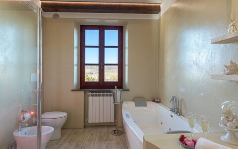 Casa Vacanze Paradiso: Property, Bathtub, Plumbing Fixture, Sink, Window, Tap, Wood, Bathroom, Interior Design