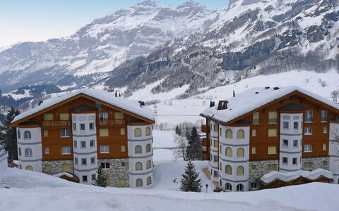 Edelweiss C: Building, Snow, Sky, Mountain, Property, Window, Ecoregion, House, Highland, Slope