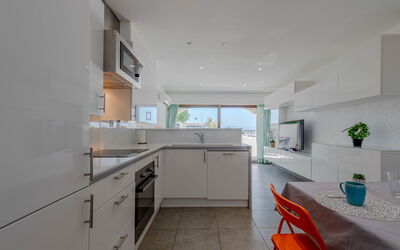 Accommodation:&nbsp;Palmyra 968.9