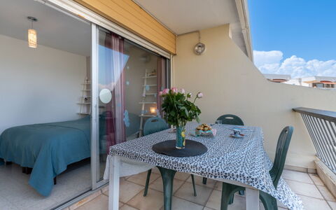 Le Beaupré: Flower, Furniture, Property, Table, Azure, Blue, Sky, Plant, Interior Design, Wood