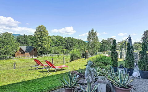 Velden am Wörthersee 37: Garden, Shrub, Lawn, Landscaping, Yard, Park, Botanical Garden, Backyard, Shade