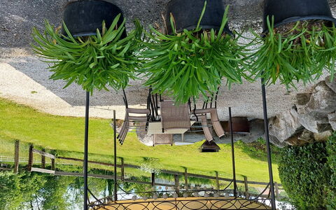 Velden am Wörthersee 37: Plant, Green, Grass, Arecales, Terrestrial Plant, Woody Plant, Urban Design, Landscape, Groundcover, Grass Family
