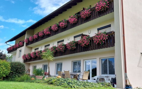 Accommodation:&nbsp;Juni-Rose 37.7