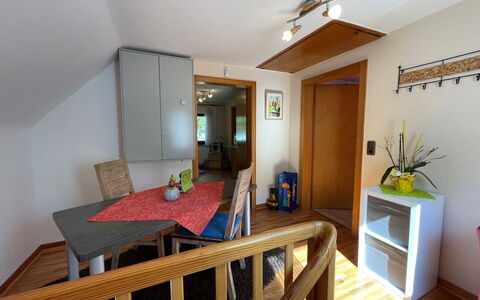 Kleeblatt: Property, Table, Wood, Lighting, Houseplant, Interior Design, Floor, Flooring, Comfort, Chair