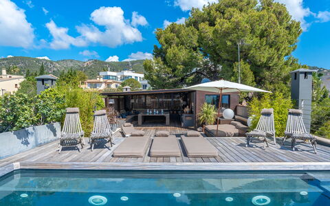 Vistamar: Cloud, Water, Sky, Property, Blue, Swimming Pool, Plant, Azure, Outdoor Furniture, Shade