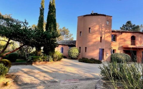 La Tourelle des Ocres: Shrub, Estate, Landscaping, Hacienda, Villa