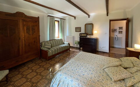 Ca' Breia: Picture Frame, Furniture, Property, Cabinetry, Comfort, Building, Wood, Drawer, Interior Design, Lighting
