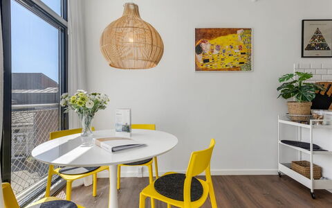 Naike - 100M from the Sea: 
